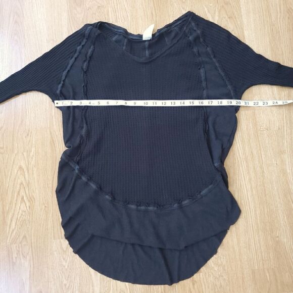 Free People Catalina V-Neck Thermal Top - size Small in Black. - Picture 9 of 11
